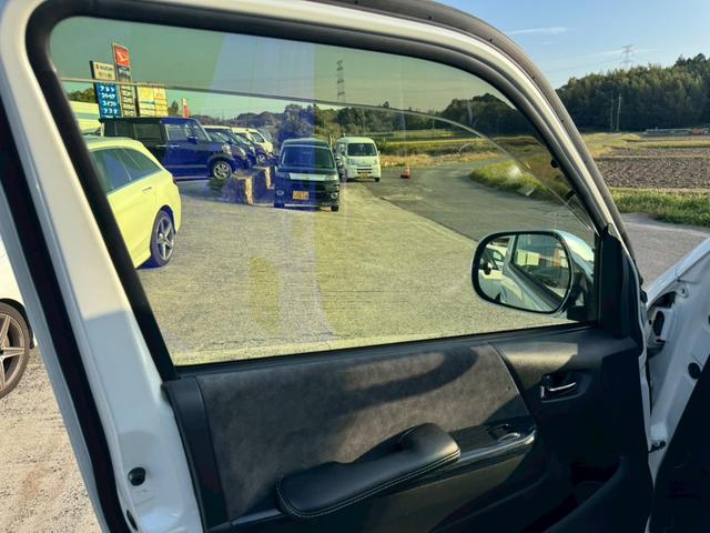 ハイエースワゴン ＧＬ　ＡＬＩＰＮＥ大型ナビ・フリップダウンモニター／片側電動スライドドア／ｅｓｓｅｘアルミ／シートカバー／ＥＴＣ／フルセグＴＶ／オートエアコン／スマートキー／ガングリップステアリング／ＡＢＳ／１０人乗車（38枚目）