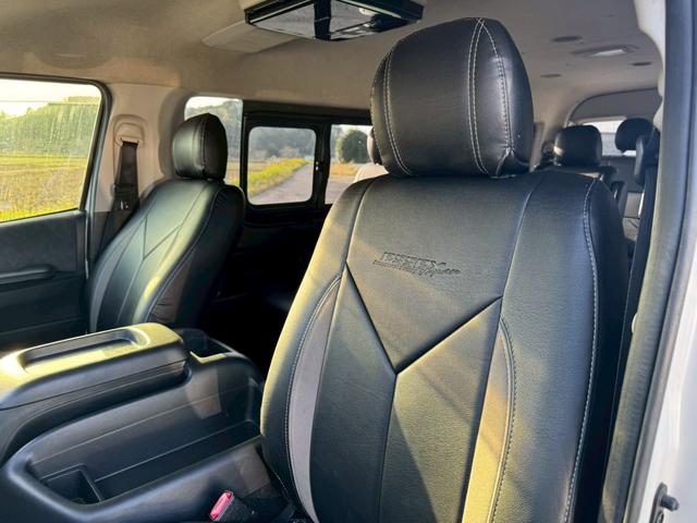 ハイエースワゴン ＧＬ　ＡＬＩＰＮＥ大型ナビ・フリップダウンモニター／片側電動スライドドア／ｅｓｓｅｘアルミ／シートカバー／ＥＴＣ／フルセグＴＶ／オートエアコン／スマートキー／ガングリップステアリング／ＡＢＳ／１０人乗車（41枚目）