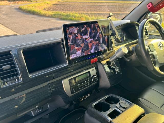 ハイエースワゴン ＧＬ　ＡＬＩＰＮＥ大型ナビ・フリップダウンモニター／片側電動スライドドア／ｅｓｓｅｘアルミ／シートカバー／ＥＴＣ／フルセグＴＶ／オートエアコン／スマートキー／ガングリップステアリング／ＡＢＳ／１０人乗車（44枚目）