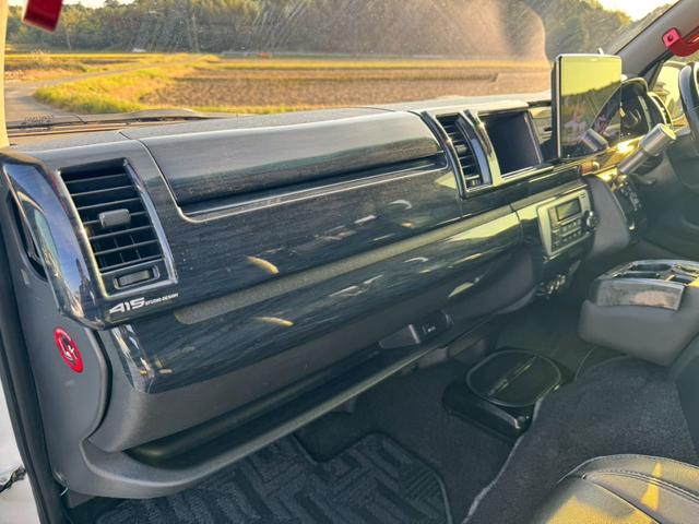 ハイエースワゴン ＧＬ　ＡＬＩＰＮＥ大型ナビ・フリップダウンモニター／片側電動スライドドア／ｅｓｓｅｘアルミ／シートカバー／ＥＴＣ／フルセグＴＶ／オートエアコン／スマートキー／ガングリップステアリング／ＡＢＳ／１０人乗車（45枚目）