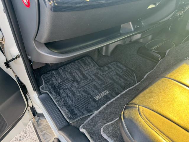 ハイエースワゴン ＧＬ　ＡＬＩＰＮＥ大型ナビ・フリップダウンモニター／片側電動スライドドア／ｅｓｓｅｘアルミ／シートカバー／ＥＴＣ／フルセグＴＶ／オートエアコン／スマートキー／ガングリップステアリング／ＡＢＳ／１０人乗車（46枚目）