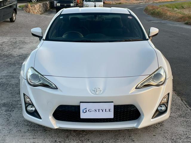 ８６ ＧＴ　６ＭＴ／社外リアスポイラー／パワードサブウーファー（ＴＳ－ＷＨ５００Ａ）／ナビ／バックカメラ／ＥＴＣ／ＨＩＤ／スマートキー／ミラー型ドラレコ／純正ＡＷ　２１５・４５Ｒ１７／フロントフォグ／オートＡＣ（2枚目）