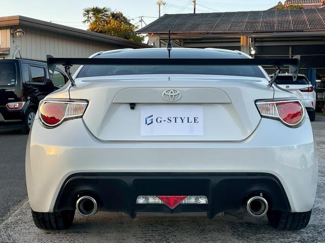 ８６ ＧＴ　６ＭＴ／社外リアスポイラー／パワードサブウーファー（ＴＳ－ＷＨ５００Ａ）／ナビ／バックカメラ／ＥＴＣ／ＨＩＤ／スマートキー／ミラー型ドラレコ／純正ＡＷ　２１５・４５Ｒ１７／フロントフォグ／オートＡＣ（7枚目）