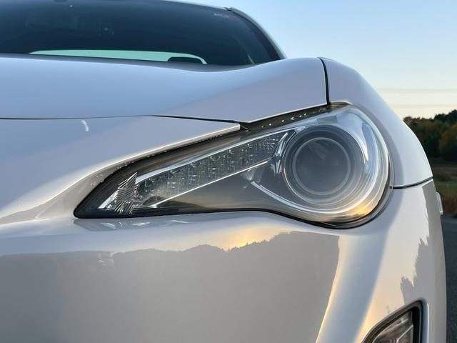 ８６ ＧＴ　６ＭＴ／社外リアスポイラー／パワードサブウーファー（ＴＳ－ＷＨ５００Ａ）／ナビ／バックカメラ／ＥＴＣ／ＨＩＤ／スマートキー／ミラー型ドラレコ／純正ＡＷ　２１５・４５Ｒ１７／フロントフォグ／オートＡＣ（17枚目）