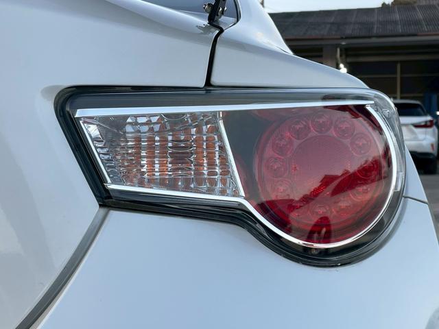 ８６ ＧＴ　６ＭＴ／社外リアスポイラー／パワードサブウーファー（ＴＳ－ＷＨ５００Ａ）／ナビ／バックカメラ／ＥＴＣ／ＨＩＤ／スマートキー／ミラー型ドラレコ／純正ＡＷ　２１５・４５Ｒ１７／フロントフォグ／オートＡＣ（23枚目）