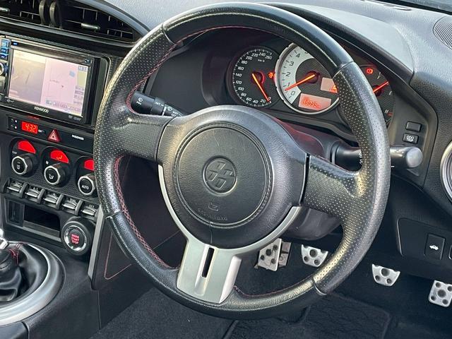 ８６ ＧＴ　６ＭＴ／社外リアスポイラー／パワードサブウーファー（ＴＳ－ＷＨ５００Ａ）／ナビ／バックカメラ／ＥＴＣ／ＨＩＤ／スマートキー／ミラー型ドラレコ／純正ＡＷ　２１５・４５Ｒ１７／フロントフォグ／オートＡＣ（41枚目）