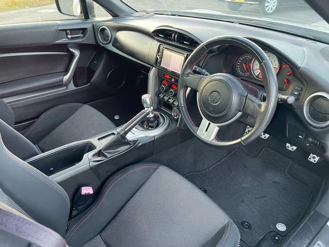 ８６ ＧＴ　６ＭＴ／社外リアスポイラー／パワードサブウーファー（ＴＳ－ＷＨ５００Ａ）／ナビ／バックカメラ／ＥＴＣ／ＨＩＤ／スマートキー／ミラー型ドラレコ／純正ＡＷ　２１５・４５Ｒ１７／フロントフォグ／オートＡＣ（43枚目）