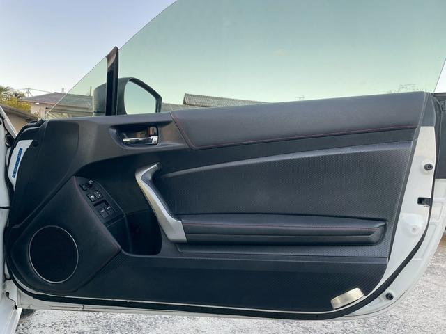 ８６ ＧＴ　６ＭＴ／社外リアスポイラー／パワードサブウーファー（ＴＳ－ＷＨ５００Ａ）／ナビ／バックカメラ／ＥＴＣ／ＨＩＤ／スマートキー／ミラー型ドラレコ／純正ＡＷ　２１５・４５Ｒ１７／フロントフォグ／オートＡＣ（47枚目）