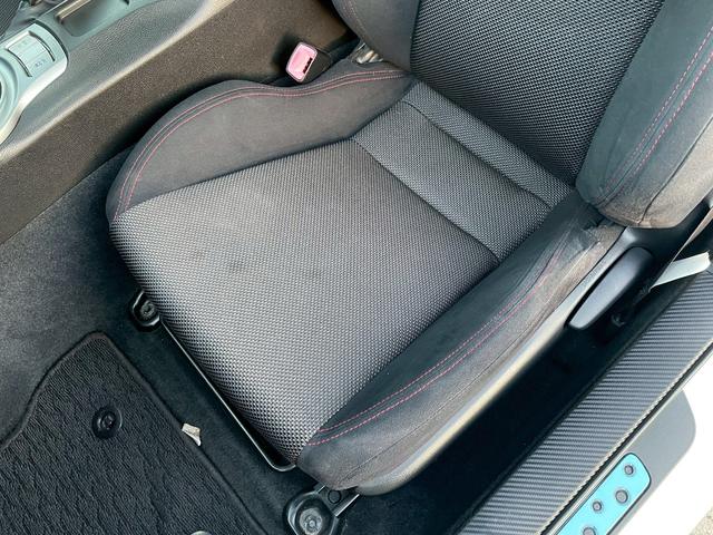 ８６ ＧＴ　６ＭＴ／社外リアスポイラー／パワードサブウーファー（ＴＳ－ＷＨ５００Ａ）／ナビ／バックカメラ／ＥＴＣ／ＨＩＤ／スマートキー／ミラー型ドラレコ／純正ＡＷ　２１５・４５Ｒ１７／フロントフォグ／オートＡＣ（52枚目）