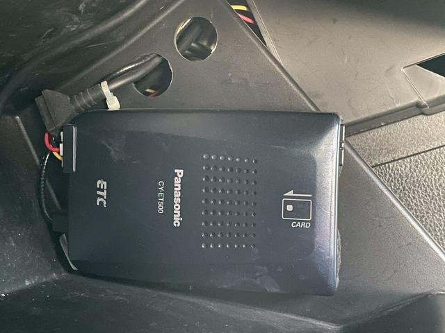 ８６ ＧＴ　６ＭＴ／社外リアスポイラー／パワードサブウーファー（ＴＳ－ＷＨ５００Ａ）／ナビ／バックカメラ／ＥＴＣ／ＨＩＤ／スマートキー／ミラー型ドラレコ／純正ＡＷ　２１５・４５Ｒ１７／フロントフォグ／オートＡＣ（60枚目）