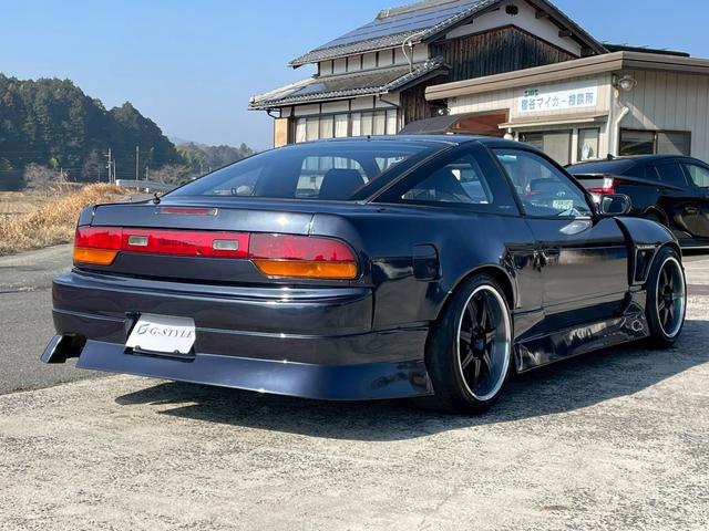 １８０ＳＸ 　同色全塗装／社外エアロ（Ｆ・Ｓ・Ｒ）／社外リアフェンダー・フロントフェンダー／社外ＩＣ／ｅｖｏｌｕｔｉｏｎ　インテンシブハンク　１８ＡＷ／社外エアクリーナー／社外アルミリザーブタンク／社外車高調（9枚目）