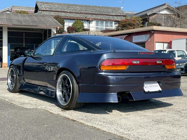 １８０ＳＸ 　同色全塗装／社外エアロ（Ｆ・Ｓ・Ｒ）／社外リアフェンダー・フロントフェンダー／社外ＩＣ／ｅｖｏｌｕｔｉｏｎ　インテンシブハンク　１８ＡＷ／社外エアクリーナー／社外アルミリザーブタンク／社外車高調（12枚目）