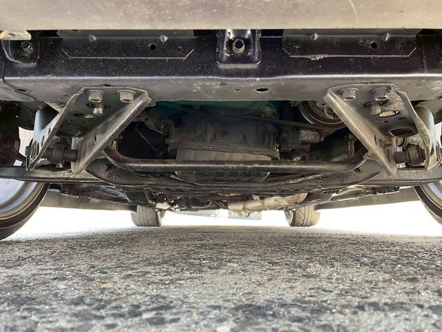 １８０ＳＸ 　同色全塗装／社外エアロ（Ｆ・Ｓ・Ｒ）／社外リアフェンダー・フロントフェンダー／社外ＩＣ／ｅｖｏｌｕｔｉｏｎ　インテンシブハンク　１８ＡＷ／社外エアクリーナー／社外アルミリザーブタンク／社外車高調（33枚目）