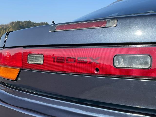 １８０ＳＸ 　同色全塗装／社外エアロ（Ｆ・Ｓ・Ｒ）／社外リアフェンダー・フロントフェンダー／社外ＩＣ／ｅｖｏｌｕｔｉｏｎ　インテンシブハンク　１８ＡＷ／社外エアクリーナー／社外アルミリザーブタンク／社外車高調（35枚目）