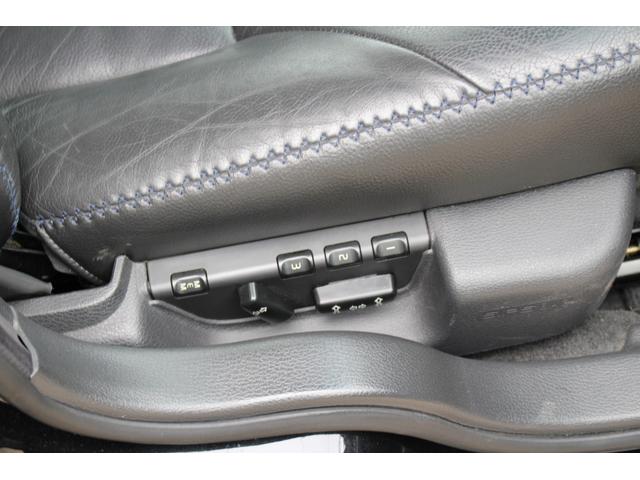 ＸＣ７０ ベースグレード　ディーラー車　禁煙車　本革シート　４ＷＤ　ターボ　シートヒーター　メモリー付きパワーシート　ＨＩＤ　ルーフレール　アルミホイール　ステアリングリモコン　キーレス　スペアキー（17枚目）