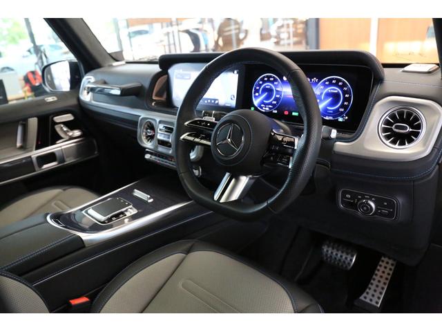 メルセデス・ベンツのボディ構造には衝撃吸収スペースをわざと確保することで万が一ぶつかった際の衝撃を瞬時に逃がします。