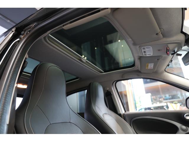スマートフォーフォー BRABUS スポーツ 認定中古車2年保証/大画面ナビ/ガラスルーフ/シートヒーター/純正ドライブレコーダー/バックカメラ/ETC(25枚目)