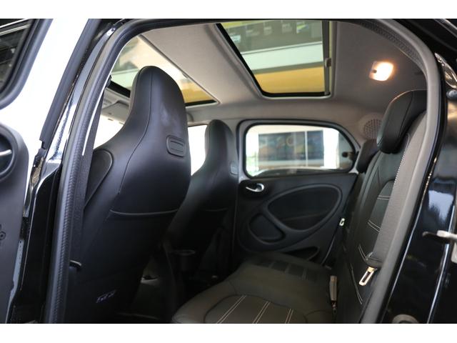 スマートフォーフォー BRABUS スポーツ 認定中古車2年保証/大画面ナビ/ガラスルーフ/シートヒーター/純正ドライブレコーダー/バックカメラ/ETC(26枚目)