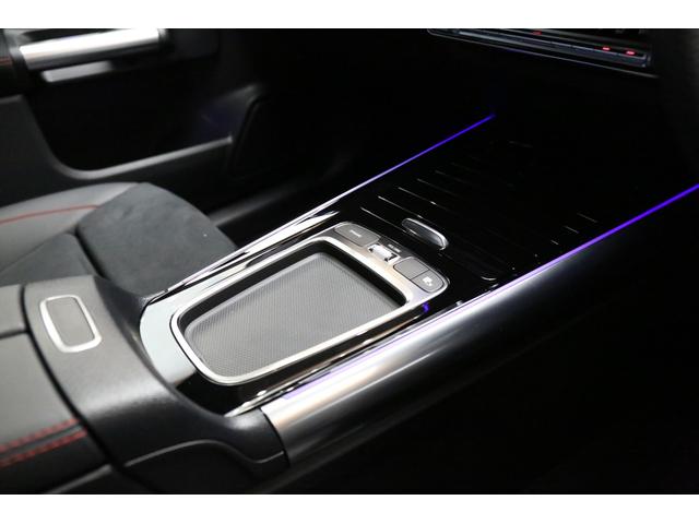 �����Z�f�X�E�x���c�̃{�f�B�\���ɂ͏Ռ��z���X�y�[�X���킴�Ɗm�ۂ��邱�ƂŖ�����Ԃ������ۂ̏Ռ����u���ɓ������܂��B