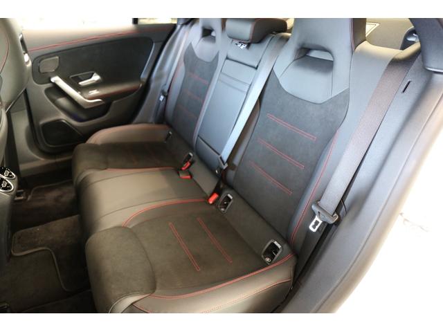 �����Z�f�X�̃V�[�g�͏����d�߂ɂȂ��Ă���܂��B�����Ԃ̉^�]�̍ہA�K�x�Ȕ��������邱�Ƃł��K�⍘�̕��S�����炷���ʂ�������܂��B