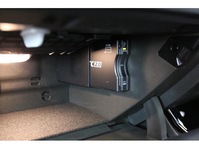 �����Z�f�X�E�x���c�̃{�f�B�\���ɂ͏Ռ��z���X�y�[�X���킴�Ɗm�ۂ��邱�ƂŖ�����Ԃ������ۂ̏Ռ����u���ɓ������܂��B