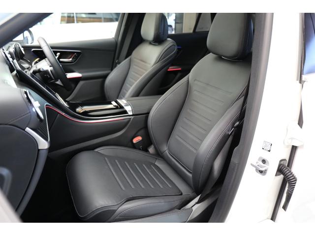 �����Z�f�X�̃V�[�g�͏����d�߂ɂȂ��Ă���܂��B�����Ԃ̉^�]�̍ہA�K�x�Ȕ��������邱�Ƃł��K�⍘�̕��S�����炷���ʂ�������܂��B