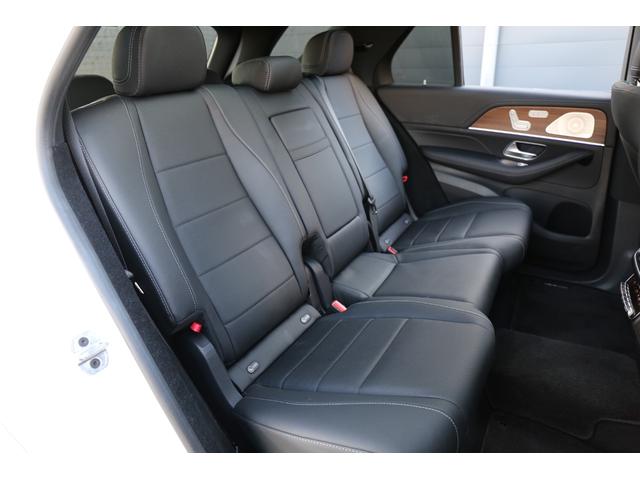 �X�e�A�����O�R�����̃Z���N�^�[���o�[�ŃV�t�g�|�W�V�����i�o�^�q�^�m�^�c�j�̐؂�ւ����\�B�p�h���V�t�g�ƕ����A���ׂẴV�t�g���삪�w��ŊȒP���X���[�Y�ɍs���܂��B