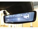 メルセデス・ベンツはドイツ本国シュツットガルト近郊でのメルセデス自車が関わった重大事故を、40年以上に亘って調査しています。エアバッグやシートベルトテンショナーは、この調査の結果生み出されました