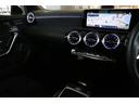 メルセデス・ベンツはドイツ本国シュツットガルト近郊でのメルセデス自車が関わった重大事故を、40年以上に亘って調査しています。エアバッグやシートベルトテンショナーは、この調査の結果生み出されました