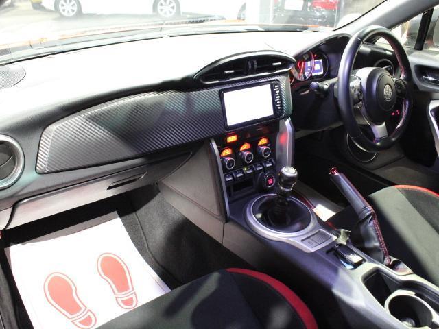 ＧＴ　後期モデル　６速ＭＴ　イングスＦバンパー　モデリスタエアロ　ＬＥＤヘッド　ＢＬＩＴＺ車高調　ウェッズ１７ＡＷ　純正ナビ　フルセグＴＶ　Ｂモニター　ドラレコ　ＥＴＣ　スマートキー(13枚目)