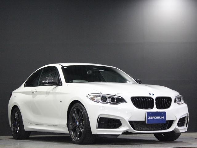 Ｍ２３５ｉ　クーペ　ＲＨＤ　６速ＭＴ　レカロシート　Ｍアダプティブサスペンション　ＯＳ技研スーパーロックＬＳＤ　カーボンリアウィング＆ミラーカバー　バイキセノンヘッド　３Ｄデザイン追加メーター　バイキセノン　黒キドニーグリル(5枚目)