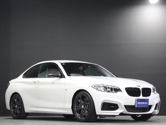 Ｍ２３５ｉ　クーペ　ＲＨＤ　６速ＭＴ　レカロシート　Ｍアダプティブサスペンション　ＯＳ技研スーパーロックＬＳＤ　カーボンリアウィング＆ミラーカバー　バイキセノンヘッド　３Ｄデザイン追加メーター　バイキセノン　黒キドニーグリル(26枚目)