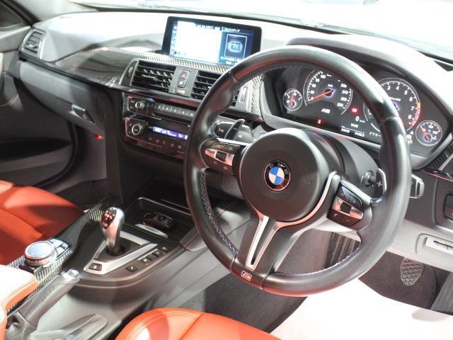 Ｍ３　サキールオレンジ本革　３Ｄデザインカーボンエアロ　ビルシュタイン車高調　ＯＰ１９ＡＷ　カーボンルーフ　Ｍスポーツエキゾースト　ＨＵＤ　純正ナビ　フルセグＴＶ　Ｂモニター　アダプティブＬＥＤヘッド(3枚目)