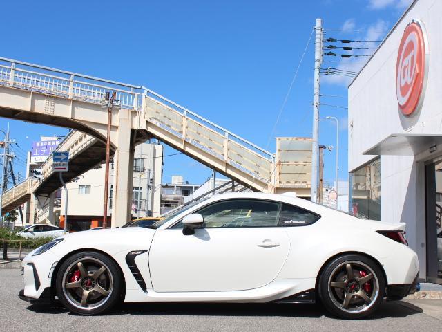 ＢＲＺ Ｓ　１オナ　ＳＴＩフルエアロ　ＴＥＩＮ車高調　ＨＫＳマフラー　ＷＯＲＫ１８ＡＷ　前後ブリッツキャリパー・ローター　スバルＥ－ＴＵＮＥ施工　カロッツェリアナビ　フルセグＴＶ　Ｂモニター　ハーフレザー（6枚目）