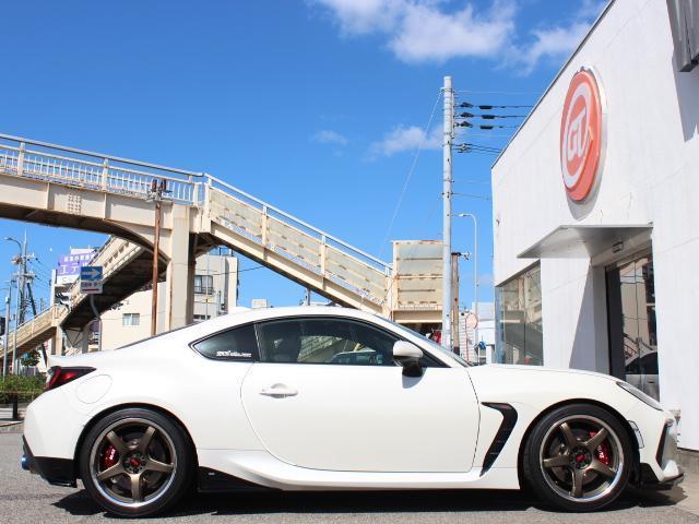 ＢＲＺ Ｓ　１オナ　ＳＴＩフルエアロ　ＴＥＩＮ車高調　ＨＫＳマフラー　ＷＯＲＫ１８ＡＷ　前後ブリッツキャリパー・ローター　スバルＥ－ＴＵＮＥ施工　カロッツェリアナビ　フルセグＴＶ　Ｂモニター　ハーフレザー（7枚目）