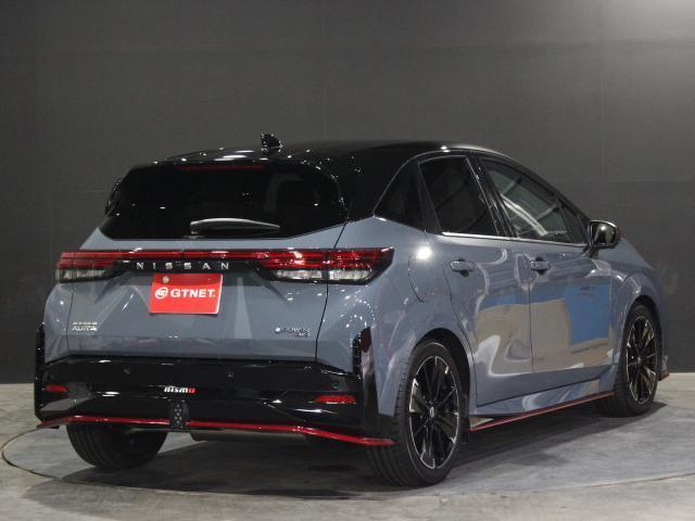 オーラ ＮＩＳＭＯ　ｔｕｎｅｄ　ｅ－ＰＯＷＥＲ　４ＷＤ　純正ナビＴＶ　全方位カメラ　純正アルミ（2枚目）