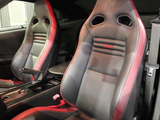 ＧＴ－Ｒ ブラックエディション　中期モデル　専用レカロ　２０ＡＷ　ブレンボ　純正ＨＤＤナビＴＶ　Ｂカメラ　ＰＷシート　シートヒーター　稲妻ＬＥＤヘッドライト　ドラレコ　ＥＴＣ　スマートキー（15枚目）