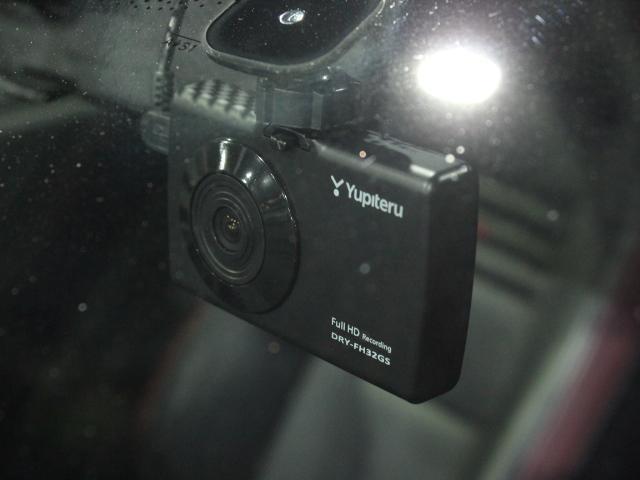 ＧＴ－Ｒ ブラックエディション　中期モデル　専用レカロ　２０ＡＷ　ブレンボ　純正ＨＤＤナビＴＶ　Ｂカメラ　ＰＷシート　シートヒーター　稲妻ＬＥＤヘッドライト　ドラレコ　ＥＴＣ　スマートキー（18枚目）