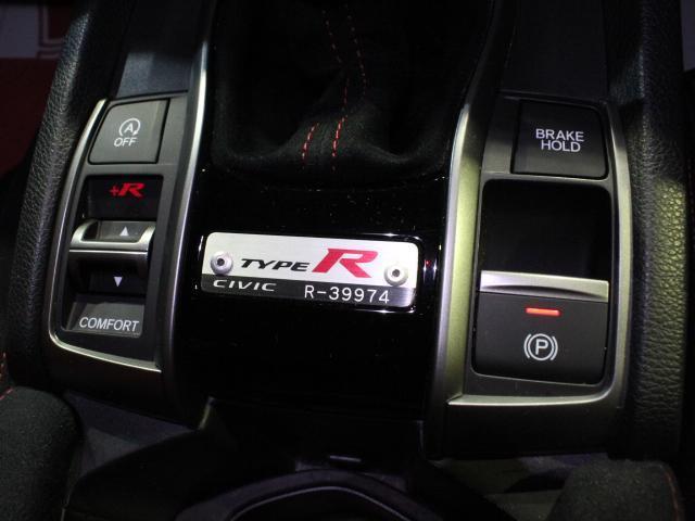 ご来店前にお問合せフォームから「来店予約」をお願い致します。予約ナシの当日のご来店については恐れ入りますがお電話で在庫確認をお願い致します。