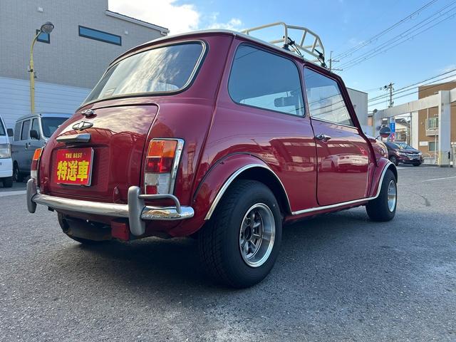 ＭＩＮＩ 　センターメーター　インパネ交換　ステアリング　オーバーフェンダー　アナログ時計　ラジエーターグリル　フェンダーミラー　バンパー　１０インチホイール（8枚目）