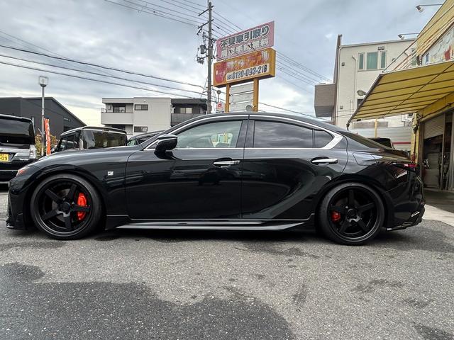 ＩＳ ＩＳ３００ｈ　Ｆスポーツ　ワンオーナー　禁煙車　本革　Ｆスポーツ専用オレンジキャリパー　ムーンルーフ　前後ドライブレコーダー　レーダー　パノラマミックビューモニター　ＴＲＤエアロ　３連ＬＥＤ　ナビ　フルセグ（8枚目）
