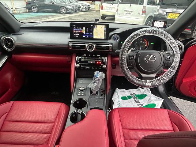 ＩＳ ＩＳ３００ｈ　Ｆスポーツ　ワンオーナー　禁煙車　本革　Ｆスポーツ専用オレンジキャリパー　ムーンルーフ　前後ドライブレコーダー　レーダー　パノラマミックビューモニター　ＴＲＤエアロ　３連ＬＥＤ　ナビ　フルセグ（15枚目）