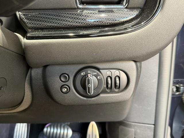 ＭＩＮＩ ジョンクーパーワークス　クラブマン（6枚目）