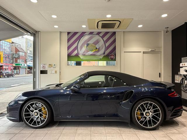 ９１１ ９１１ターボＳ　カブリオレ　スポーツクロノ　ディーラー車　黒幌フル電動　７速ＰＤＫ（2枚目）
