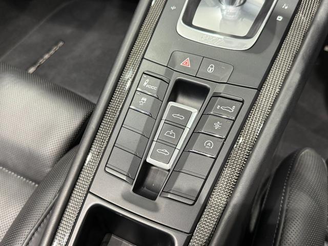 ９１１ ９１１ターボＳ　カブリオレ　スポーツクロノ　ディーラー車　黒幌フル電動　７速ＰＤＫ（8枚目）