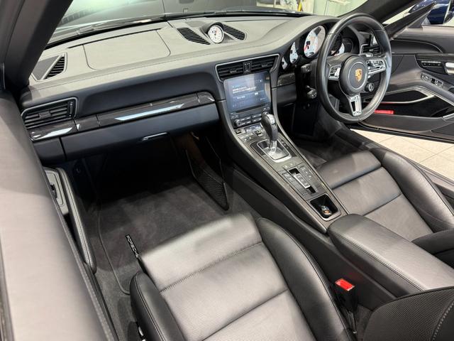 ９１１ ９１１ターボＳ　カブリオレ　スポーツクロノ　ディーラー車　黒幌フル電動　７速ＰＤＫ（23枚目）