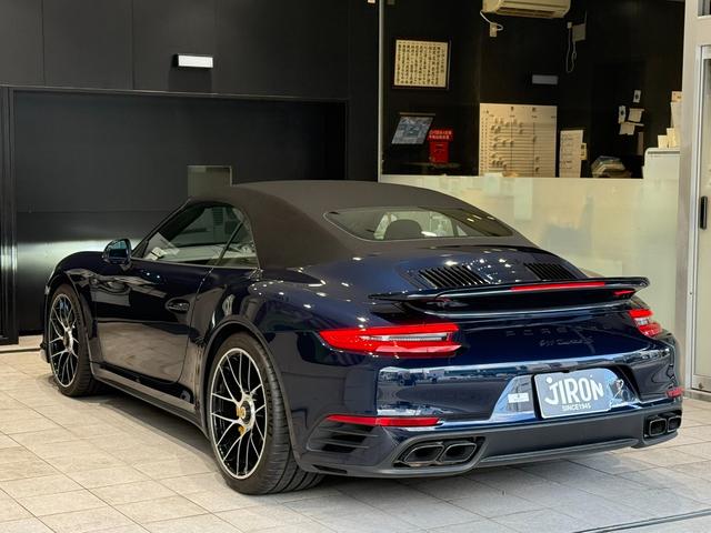 ９１１ ９１１ターボＳ　カブリオレ　スポーツクロノ　ディーラー車　黒幌フル電動　７速ＰＤＫ（26枚目）