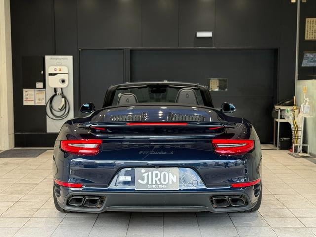 ９１１ ９１１ターボＳ　カブリオレ　スポーツクロノ　ディーラー車　黒幌フル電動　７速ＰＤＫ（30枚目）