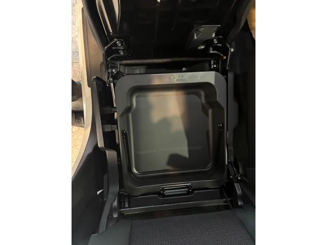 スペーシアカスタム ハイブリッドＸＳターボ　全方位モニター付き９インチメーカーナビ　スズキセーフティーサポート搭載　誤発信抑制機能　後方誤発信抑制機能　低速時ブレーキサポート　スリムサーキュレーター　オッドマン　両側電動パワースライドドア（35枚目）