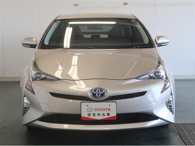 プリウス Ｓツーリングセレクション　フルオートエアコン　デュアルエアバック　バックモニタ－　ＡＷ　イモビ　ＥＳＣ　パワーウインド　スマキ－　ＥＴＣ車載器　サイドエアバック　ナビＴＶ　１オーナー　アイドリングストップ機能付　ＬＥＤヘッド（4枚目）